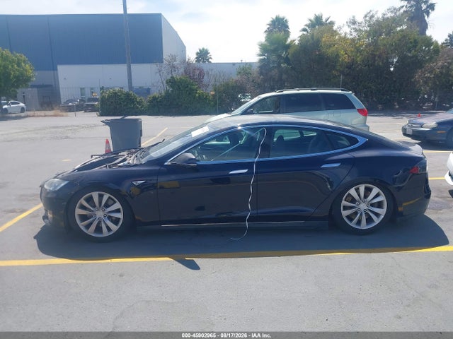 45902965 :رقم المزاد ، 5YJSA1CN4DFP20590 vin ، 2013 Tesla Model S مزاد بيع