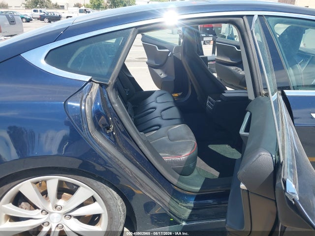 45902965 :رقم المزاد ، 5YJSA1CN4DFP20590 vin ، 2013 Tesla Model S مزاد بيع