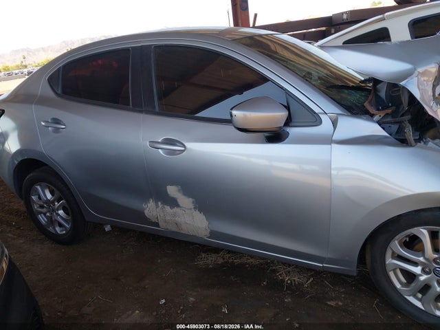 2018 Toyota Yaris Ia მანქანა იყიდება აუქციონზე, vin: 3MYDLBYV6JY322333, აუქციონის ნომერი: 45903073