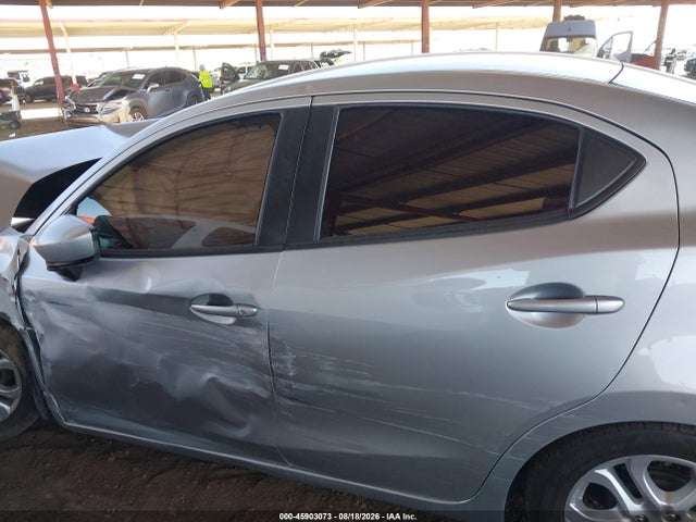 2018 Toyota Yaris Ia მანქანა იყიდება აუქციონზე, vin: 3MYDLBYV6JY322333, აუქციონის ნომერი: 45903073