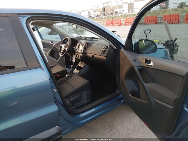 45904177 :رقم المزاد ، WVGAV7AX3HK053782 vin ، 2017 Volkswagen Tiguan 2.0t/2.0t S مزاد بيع
