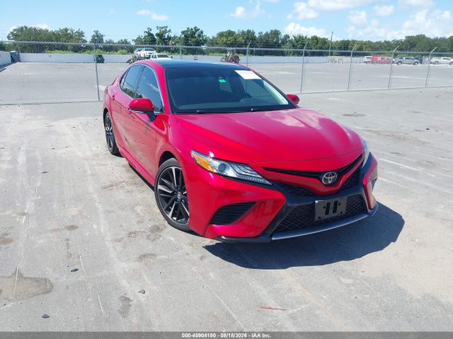 45904180 :رقم المزاد ، 4T1B61HK6KU233200 vin ، 2019 Toyota Camry Xse مزاد بيع