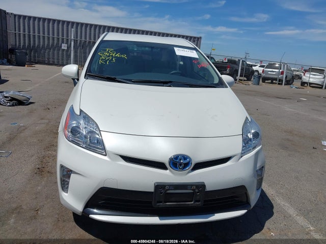 JTDKN3DU8F0434619 Toyota Prius Two