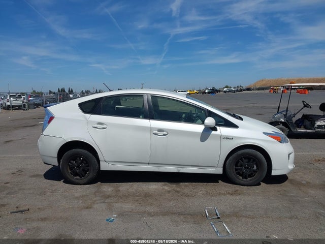 JTDKN3DU8F0434619 Toyota Prius Two