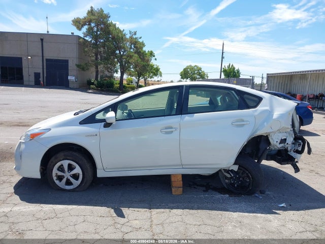 JTDKN3DU8F0434619 Toyota Prius Two