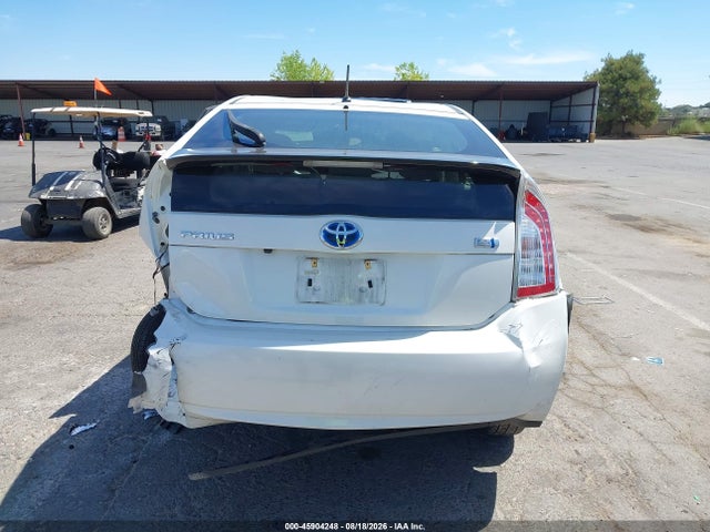 JTDKN3DU8F0434619 Toyota Prius Two
