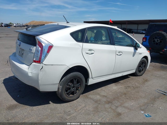 JTDKN3DU8F0434619 Toyota Prius Two