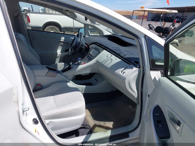 JTDKN3DU8F0434619 Toyota Prius Two