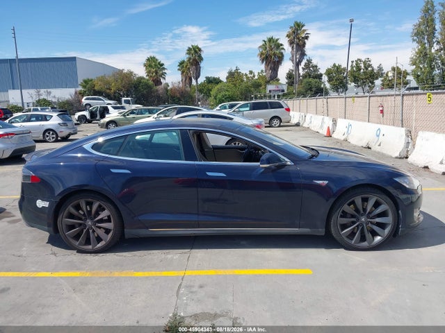 45904343 :رقم المزاد ، 5YJSA1DP8DFP06935 vin ، 2013 Tesla Model S Performance مزاد بيع