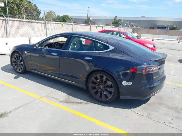 45904343 :رقم المزاد ، 5YJSA1DP8DFP06935 vin ، 2013 Tesla Model S Performance مزاد بيع