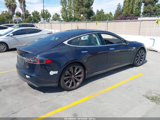 45904343 :رقم المزاد ، 5YJSA1DP8DFP06935 vin ، 2013 Tesla Model S Performance مزاد بيع