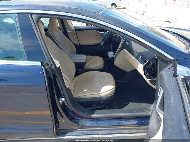 45904343 :رقم المزاد ، 5YJSA1DP8DFP06935 vin ، 2013 Tesla Model S Performance مزاد بيع
