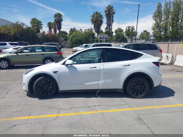 Продаж на аукціоні авто 2023 Tesla Model Y Awd/long Range Dual Motor All-wheel Drive, vin: 7SAYGDEE6PF635426, номер лоту: 45904354