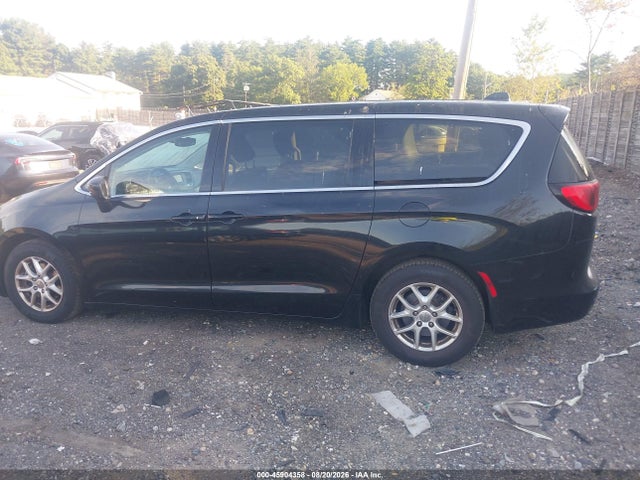 Chrysler Pacifica Lx 2017 2C4RC1CG8HR511616 Image 14