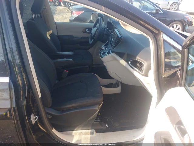 Chrysler Pacifica Lx 2017 2C4RC1CG8HR511616 Image 5