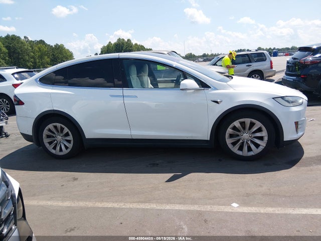 45904405 :رقم المزاد ، 5YJXCDE20GF026486 vin ، 2016 Tesla Model X مزاد بيع