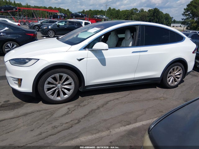 45904405 :رقم المزاد ، 5YJXCDE20GF026486 vin ، 2016 Tesla Model X مزاد بيع