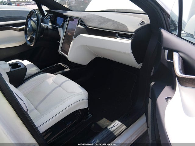 45904405 :رقم المزاد ، 5YJXCDE20GF026486 vin ، 2016 Tesla Model X مزاد بيع