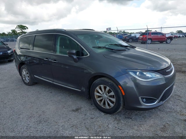 45904687 :رقم المزاد ، 2C4RC1BG3KR593019 vin ، 2019 Chrysler Pacifica Touring L مزاد بيع