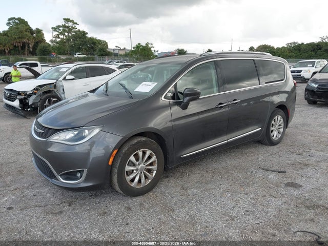 45904687 :رقم المزاد ، 2C4RC1BG3KR593019 vin ، 2019 Chrysler Pacifica Touring L مزاد بيع