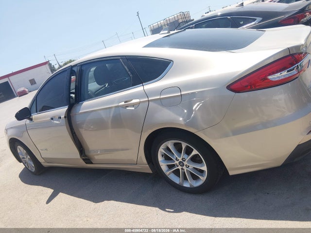 3FA6P0LU3KR108934 Ford Fusion Hybrid Se