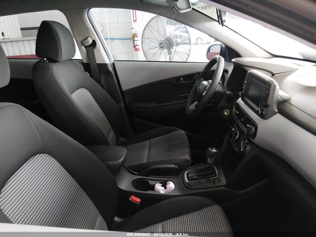 45905057 :رقم المزاد ، KM8K1CAA1LU577160 vin ، 2020 Hyundai Kona Se مزاد بيع