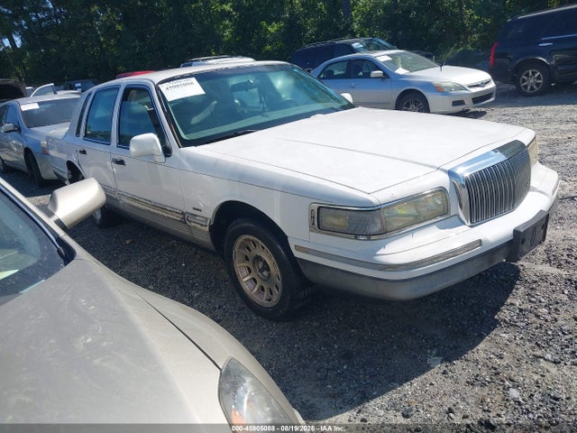 Продаж на аукціоні авто 1995 Lincoln Town Car Signature/spinnaker, vin: 1LNLM82W8SY610147, номер лоту: 45905088