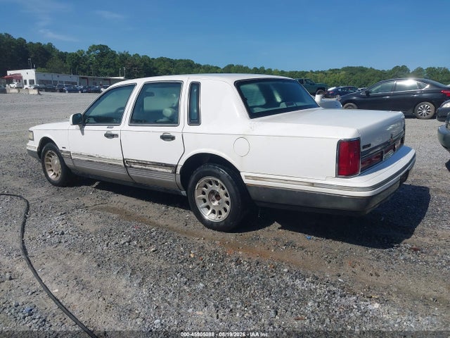 45905088 :رقم المزاد ، 1LNLM82W8SY610147 vin ، 1995 Lincoln Town Car Signature/spinnaker مزاد بيع