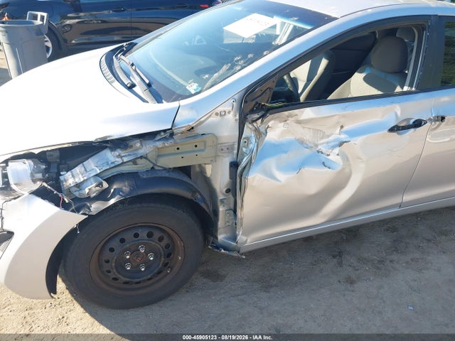 Продажа на аукционе авто 2016 Hyundai Elantra Se, vin: 5NPDH4AE6GH721464, номер лота: 45905123