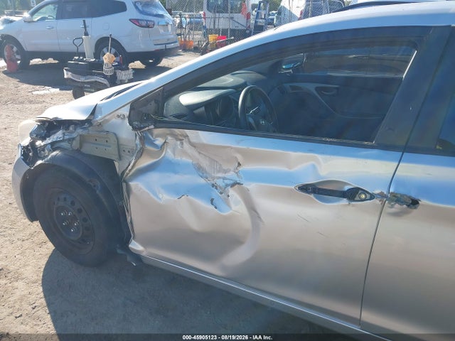 Продажа на аукционе авто 2016 Hyundai Elantra Se, vin: 5NPDH4AE6GH721464, номер лота: 45905123