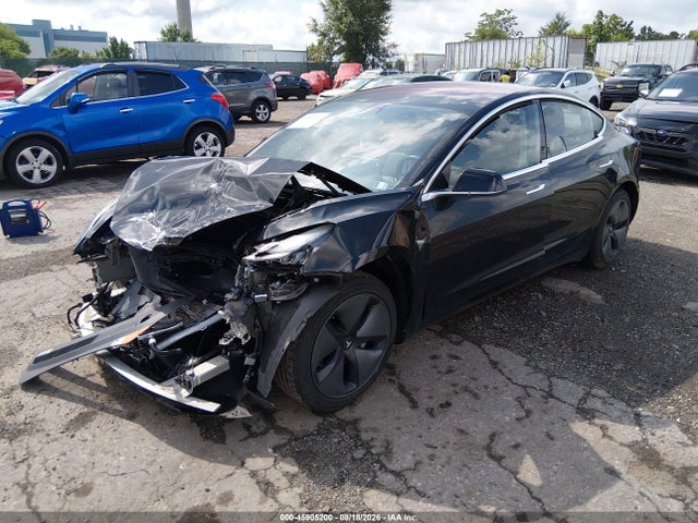 45905200 :رقم المزاد ، 5YJ3E1EA1JF018709 vin ، 2018 Tesla Model 3 مزاد بيع