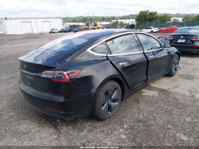 45905200 :رقم المزاد ، 5YJ3E1EA1JF018709 vin ، 2018 Tesla Model 3 مزاد بيع
