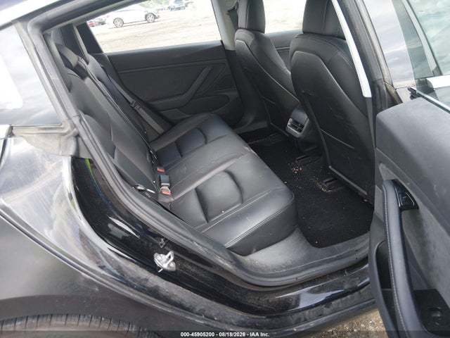 45905200 :رقم المزاد ، 5YJ3E1EA1JF018709 vin ، 2018 Tesla Model 3 مزاد بيع