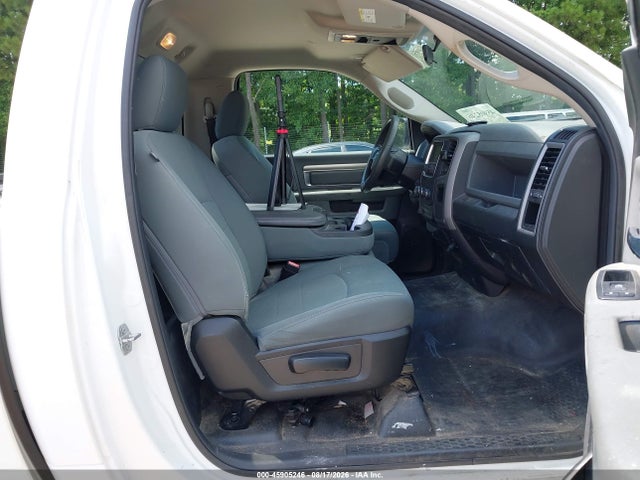 45905246 :رقم المزاد ، 3C6JR6DG1KG502770 vin ، 2019 Ram 1500 Classic Tradesman  4x2 8' Box مزاد بيع