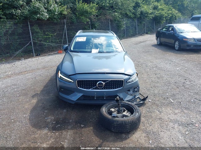 YV4L12WY2P2107307 Volvo V60 Cross Country B5 Plus
