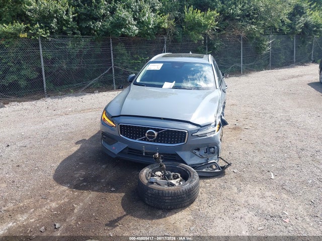 YV4L12WY2P2107307 Volvo V60 Cross Country B5 Plus