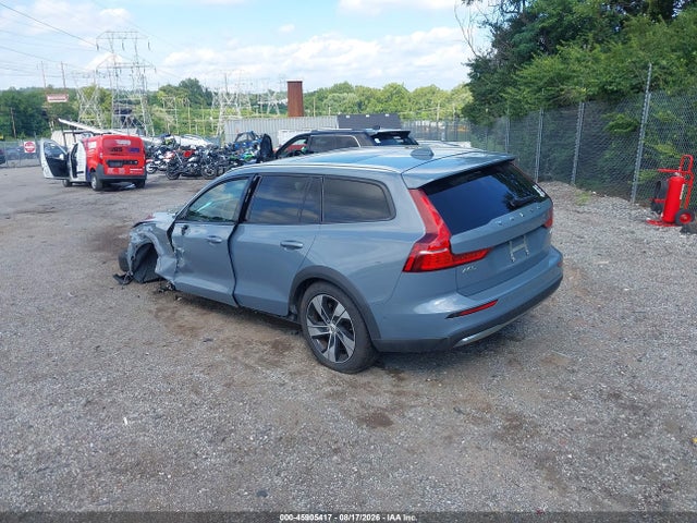 YV4L12WY2P2107307 Volvo V60 Cross Country B5 Plus