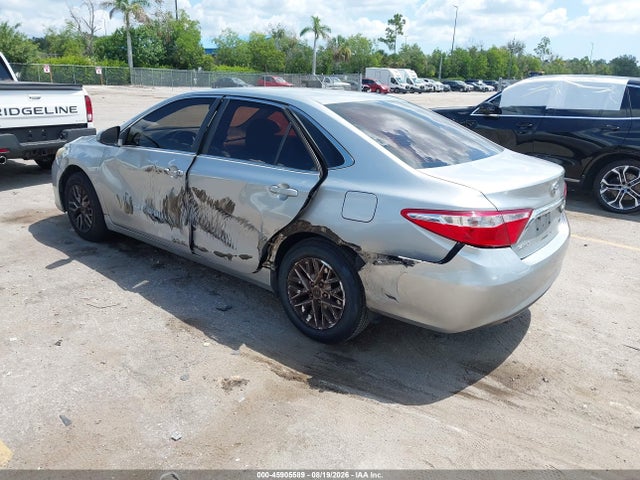 45905589 :رقم المزاد ، 4T1BF1FK4GU174979 vin ، 2016 Toyota Camry Le مزاد بيع