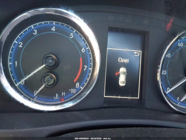 45905629 :رقم المزاد ، 5YFBURHE0JP834438 vin ، 2018 Toyota Corolla Se مزاد بيع