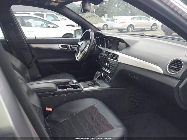 2013 Mercedes-benz C 250 Sport მანქანა იყიდება აუქციონზე, vin: WDDGF4HB6DR295879, აუქციონის ნომერი: 45905644