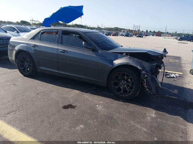 45905732 :رقم المزاد ، 2C3CCABG0LH158542 vin ، 2020 Chrysler 300 300s مزاد بيع