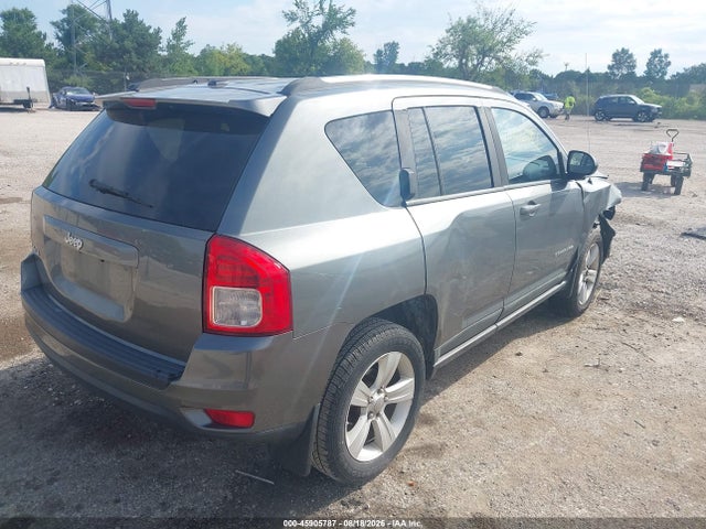 45905787 :رقم المزاد ، 1J4NF1FBXBD218357 vin ، 2011 Jeep Compass مزاد بيع
