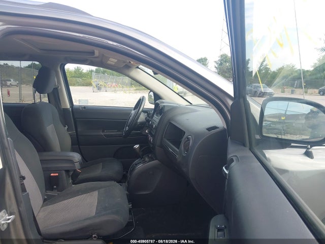 45905787 :رقم المزاد ، 1J4NF1FBXBD218357 vin ، 2011 Jeep Compass مزاد بيع