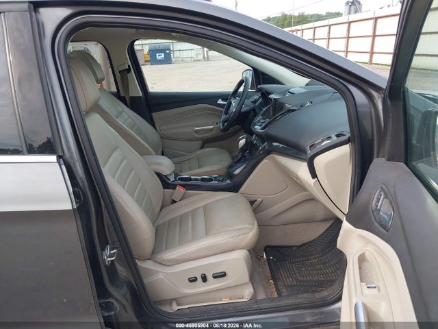 45905904 :رقم المزاد ، 1FMCU9J90FUA04534 vin ، 2015 Ford Escape Titanium مزاد بيع