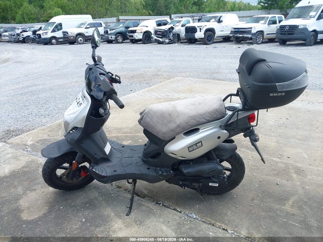 Genuine Scooter Co. Roughhouse 50 2022 RFVPMP205N1022799 Image 13