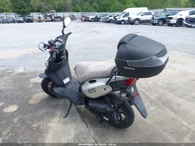 Genuine Scooter Co. Roughhouse 50 2022 RFVPMP205N1022799 Image 3