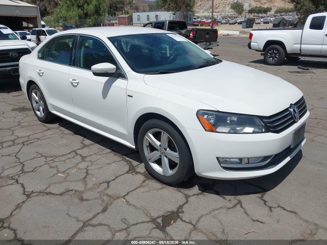 2015 Volkswagen Passat 1.8t Limited Edition მანქანა იყიდება აუქციონზე, vin: 1VWAT7A36FC109676, აუქციონის ნომერი: 45906247