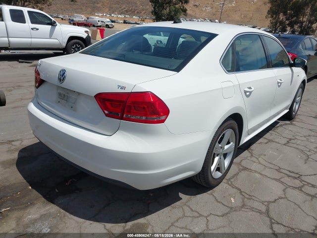 2015 Volkswagen Passat 1.8t Limited Edition მანქანა იყიდება აუქციონზე, vin: 1VWAT7A36FC109676, აუქციონის ნომერი: 45906247