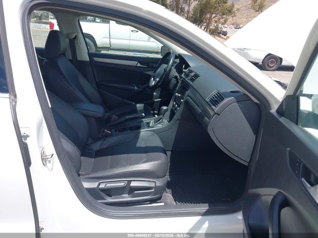 2015 Volkswagen Passat 1.8t Limited Edition მანქანა იყიდება აუქციონზე, vin: 1VWAT7A36FC109676, აუქციონის ნომერი: 45906247
