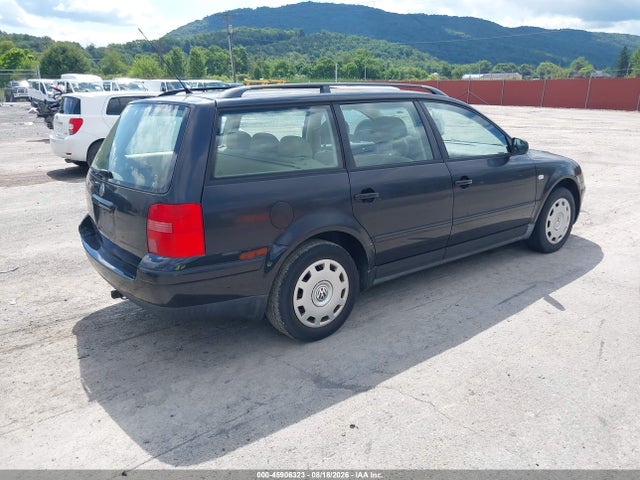 45906323 :رقم المزاد ، WVWHC63B81E031169 vin ، 2001 Volkswagen Passat Gls مزاد بيع